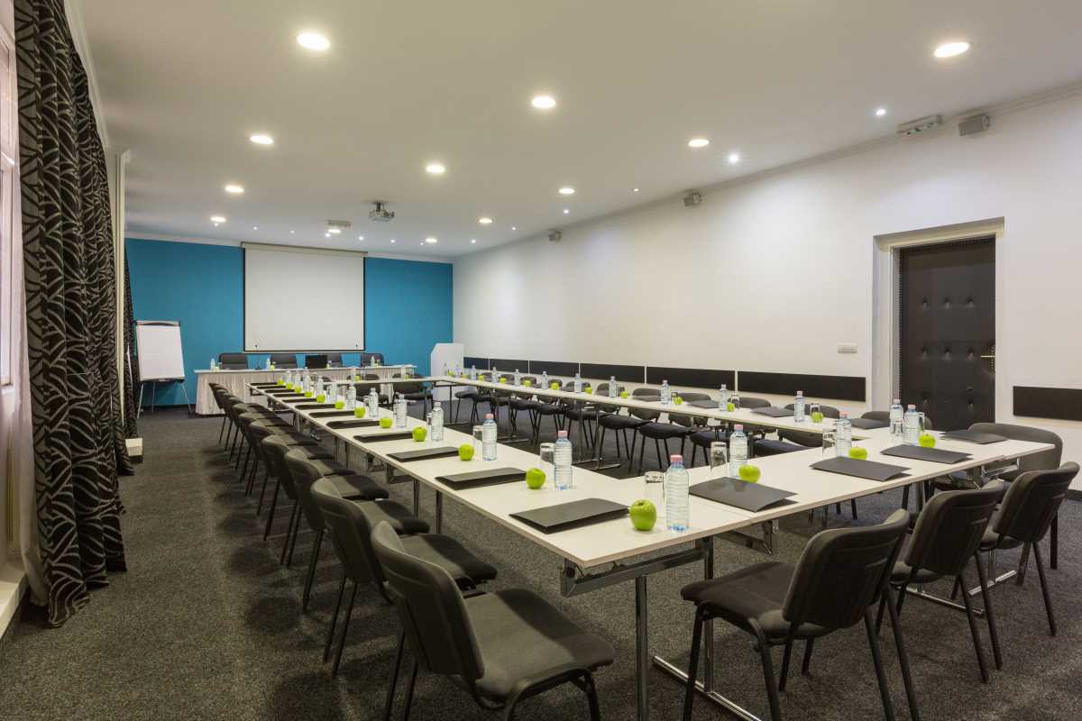Conference Room Cameras That Transform Remote Meetings